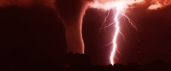 tornado_con_fulmine