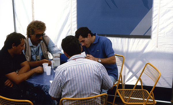 1989-Senna_hospitality_Minardi